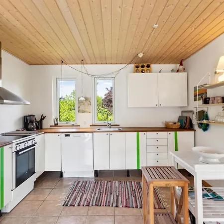 Bright And Well-maintained With Spa, Sauna, Several Terraces And A Lovely Natural Plot Just A Few Minutes Walk From The Water And Knebel